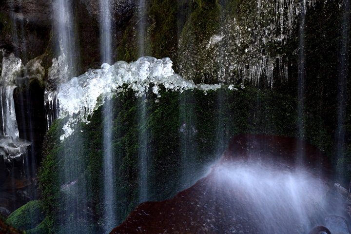 氷玉　（塩原・スッカン沢）
