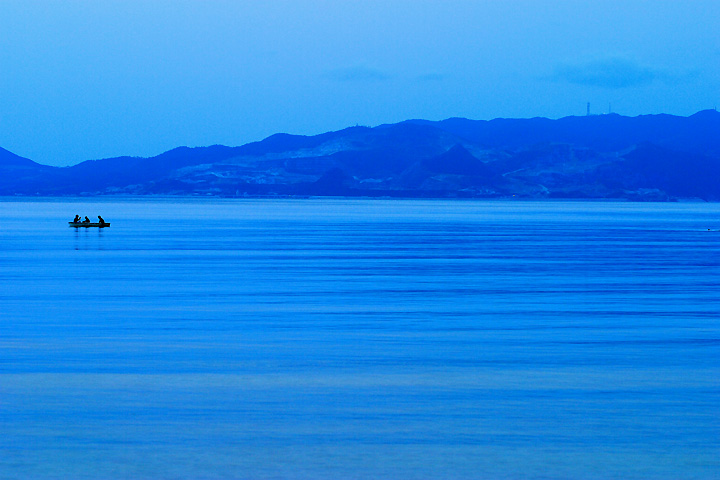 静かな海（沖縄県恩納村・安富祖海岸）
