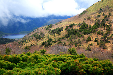 南月山から沼原方面を望む